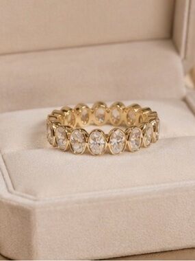 Luxury Gold Oval Eternity Band Ring